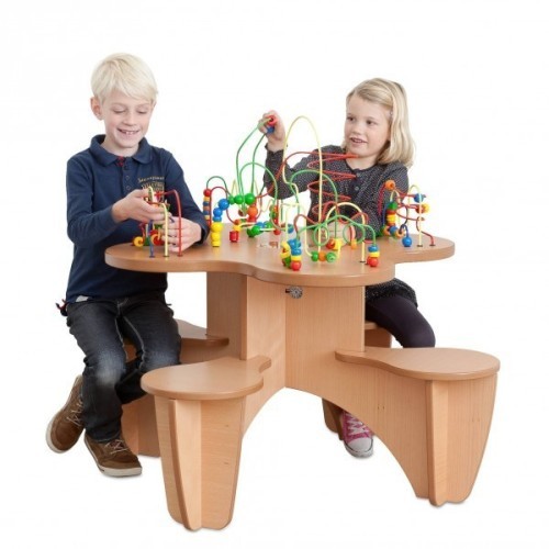 Table boulier avec assises intégrées