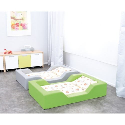 Lit en mousse avec contour et matelas