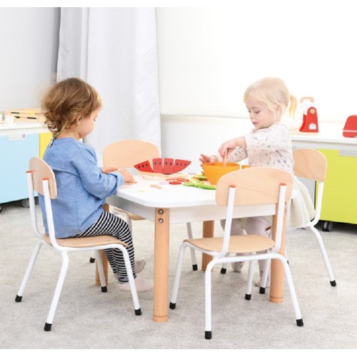 Ensemble table et chaises coin jeux