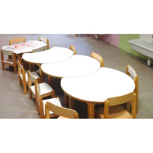 Lot de 4 chaises empilables crèche