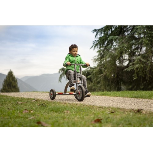 Tricycle cour école