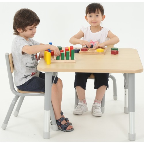 Pack table carrée enfant réglable et 4 chaises