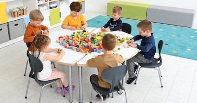 Table et chaises classe maternelle