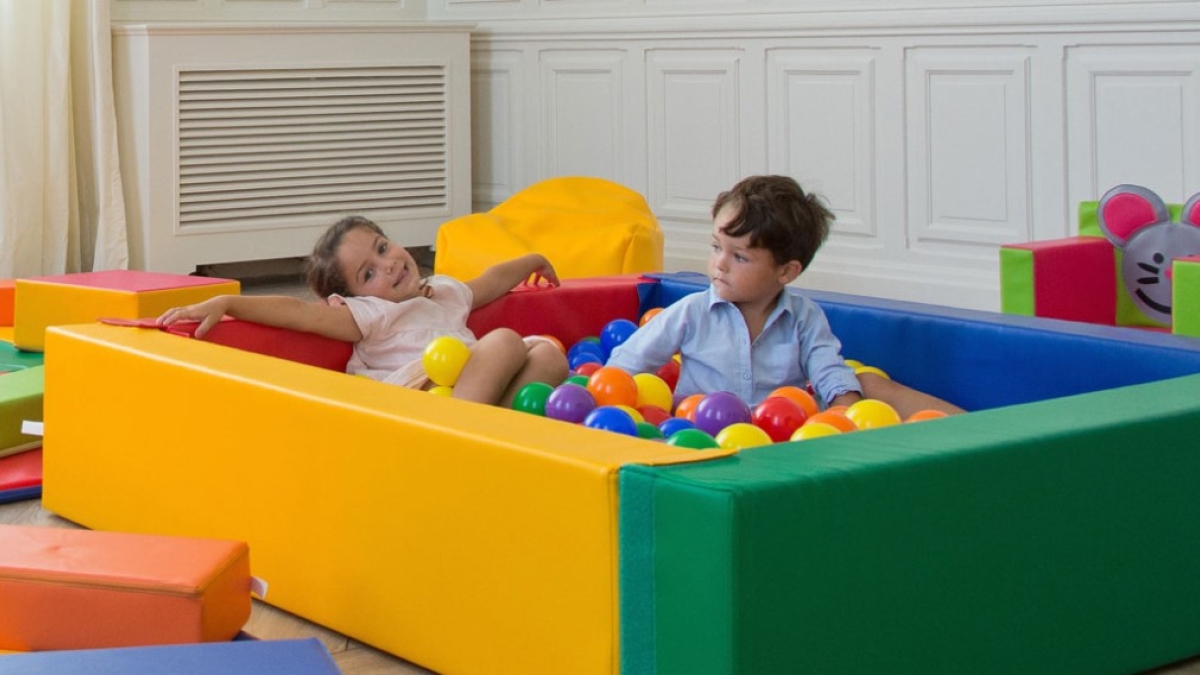 Piscine à balles, le module de motricité indispensable pour les enfants.