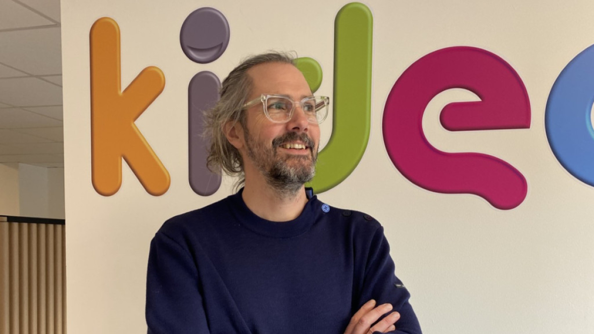 Maxence, designer de mobilier pour espace enfant chez Kidea